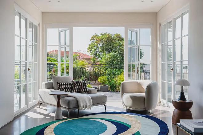 kaiyun网站：原木＋金属线条这才是我想象中的高级住宅感