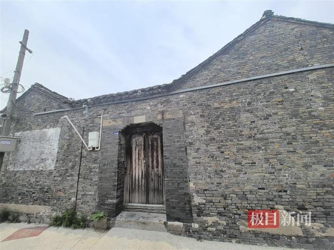 探访618元起拍的扬州清代合院：邻居称多年前院里住着一名近百岁老太老人离世后房子荒废(图2)