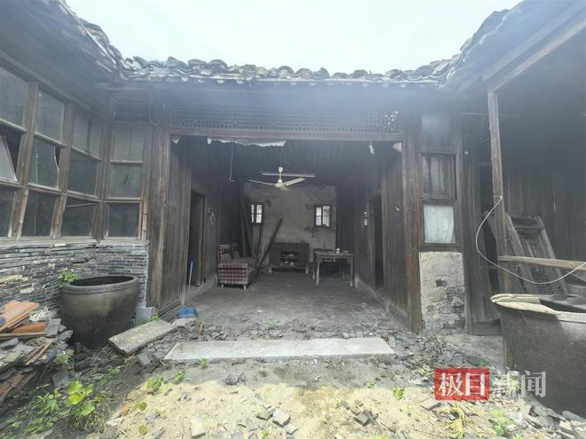 探访618元起拍的扬州清代合院：邻居称多年前院里住着一名近百岁老太老人离世后房子荒废(图5)