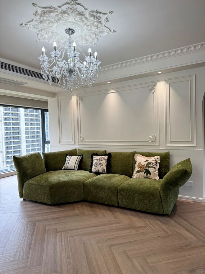 kaiyun：《客厅灵魂家具指南：现代简约沙发挑选法则与空间搭配秘籍(图2)