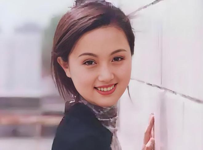 朱媛媛家庭情况：爸爸是工程师妈妈是医生姐姐是老师哥哥是画家(图2)