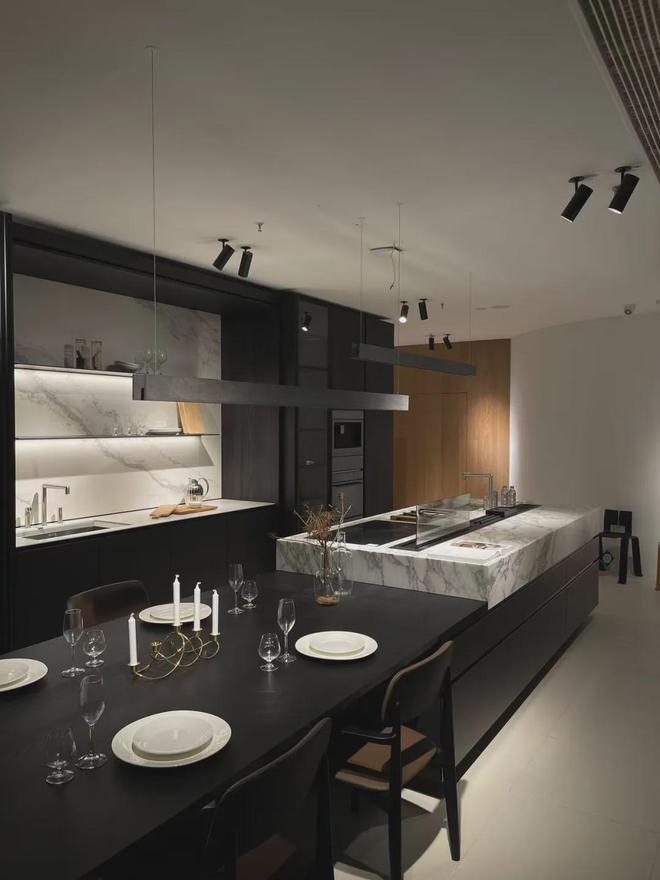 缘何风靡80年？Poliform用设计诠释家居美学专访吕仲豪