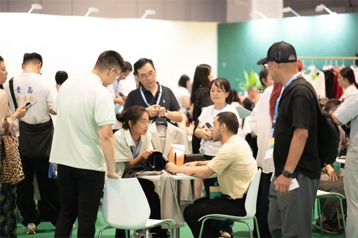 品牌与渠道共赴轻松商贸局！中国国际服装服饰博览会（秋季）让做生意回归简单与真诚(图7)