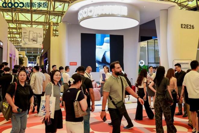 以创新设计引领家居新风尚—库斯家居亮相2025中国国际家具展