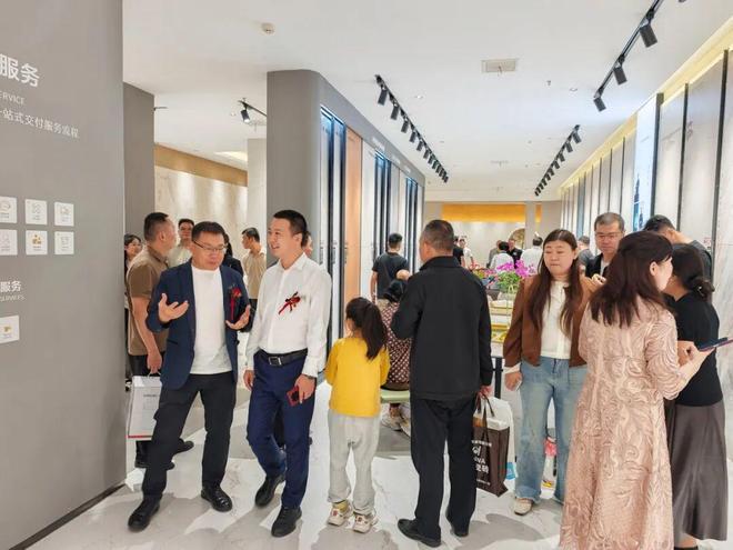 山东枣庄箭牌瓷砖红星美凯龙旗舰店盛大启幕(图10)