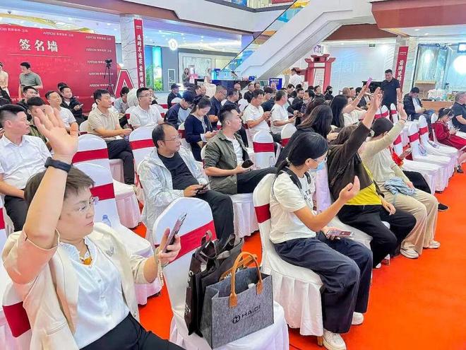 山东枣庄箭牌瓷砖红星美凯龙旗舰店盛大启幕(图9)