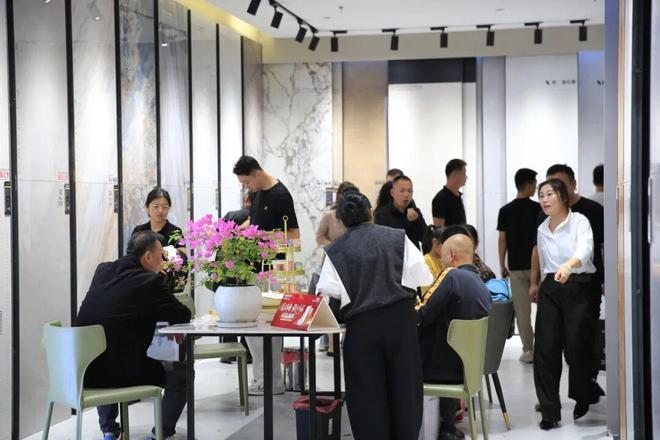 山东枣庄箭牌瓷砖红星美凯龙旗舰店盛大启幕(图11)