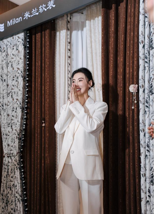 kaiyun网站：1013张柏芝空降杭州：米兰软装品牌形象代言人签约现场直击！(图2)
