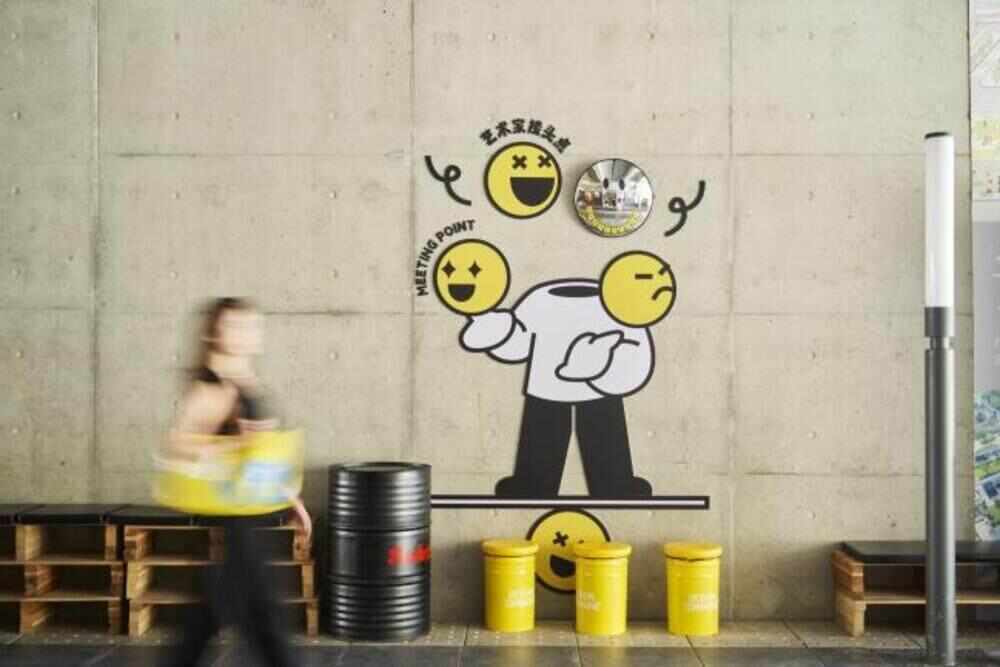 kaiyun网站：艺术设计融入生活场景共创热情点燃2025深圳设计周(图3)