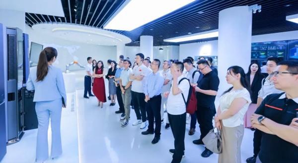 800平美的集团展厅设计突破传统打造沉浸式产品展厅-深圳信可威(图8)