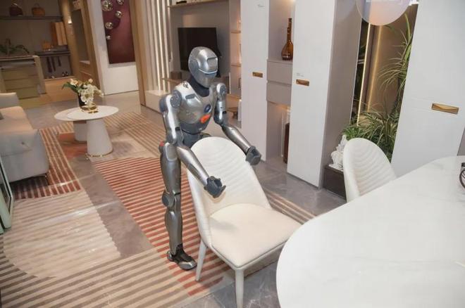 尚品宅配联手众擎机器人以“机器人+家居”新生态打造企业可持续化发展的“新钥匙”(图3)