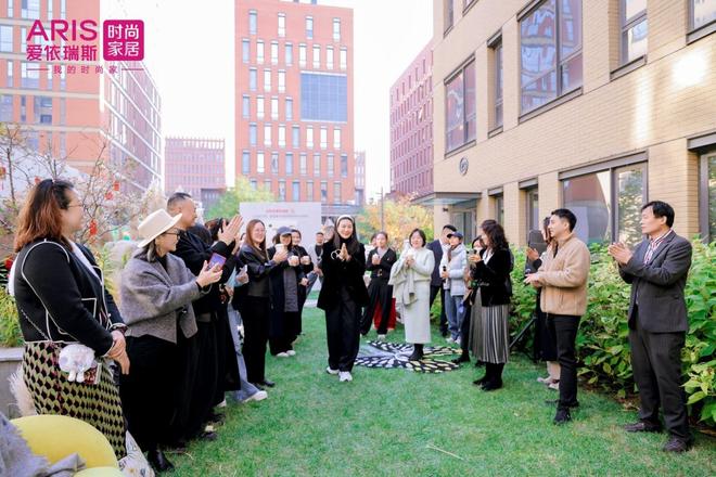 以诗为序爱依瑞斯托斯卡纳新品发布会解锁慢生活美学(图2)