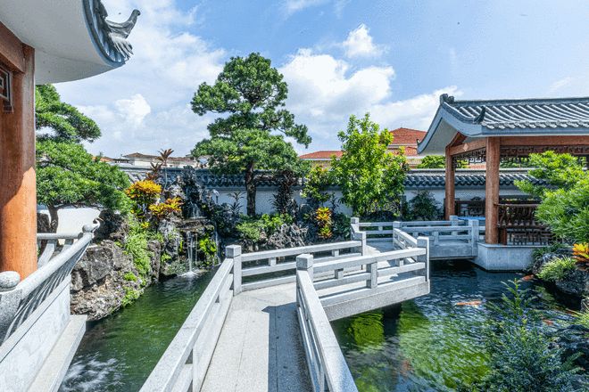 kaiyun入口：屋主案例专访：游走艺术间！他把画廊装进360㎡的家(图2)