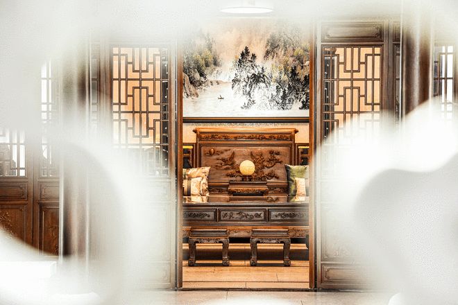 kaiyun入口：屋主案例专访：游走艺术间！他把画廊装进360㎡的家(图3)