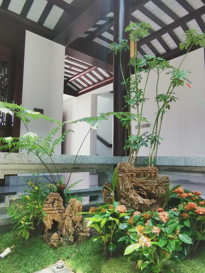 kaiyun入口：屋主案例专访：游走艺术间！他把画廊装进360㎡的家(图11)