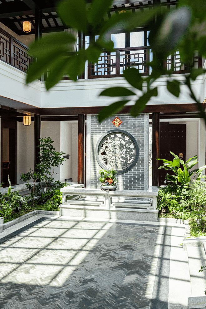 kaiyun入口：屋主案例专访：游走艺术间！他把画廊装进360㎡的家(图5)