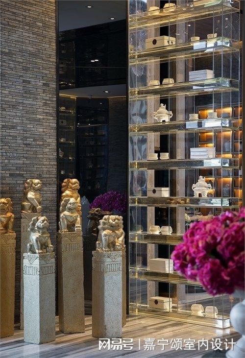 kaiyun：【伍一艾酒店软装】呼和浩特酒店软装：青石雕让草原文脉落地空间(图2)