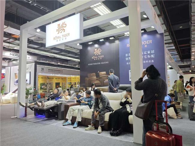 2025广州设计周：御虎家居以“亲爱”之名重构家居艺术与生活