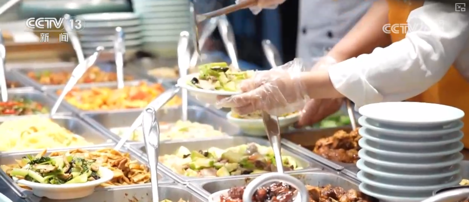 “更新”保障带来“更新”生活翻看2025年电商数据感知银发经济“活力(图10)