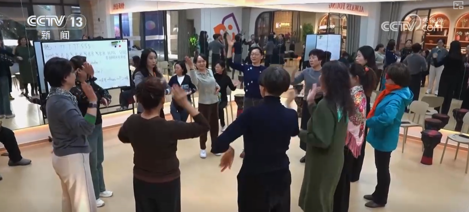 “更新”保障带来“更新”生活翻看2025年电商数据感知银发经济“活力(图18)