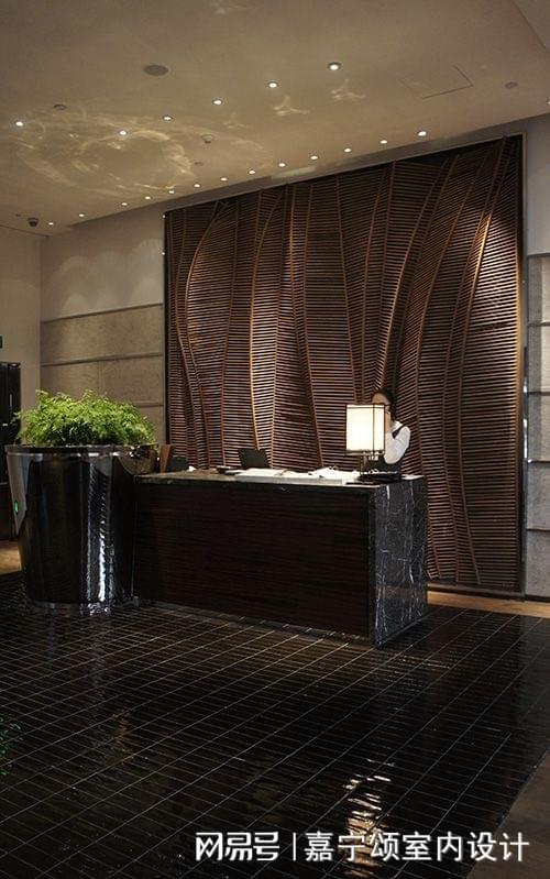 【伍一艾酒店软装】北海酒店软装藏巧思？竹刻挂屏点亮空间质感(图2)