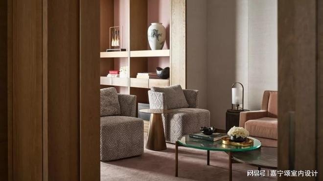 【伍一艾酒店软装】大庆酒店软装：陶瓷摆件的质感营造之道(图3)