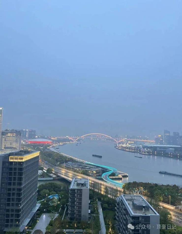 kaiyun：保利世博天悦售楼处最新发布(首页网站)上海浦东保利世博天悦销售中心可详聊楼盘详情价格地址清晰告知配套成熟前台电话(图13)