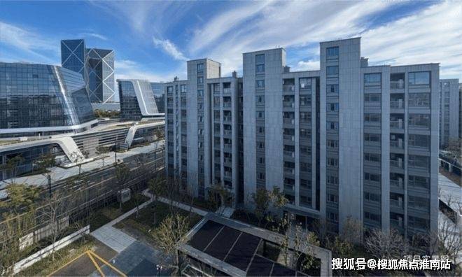 上海临港港城云湖(认证售楼处)-港城云湖销售中心-环境-户型-价格-地址-楼盘详情-配套-电话(图11)