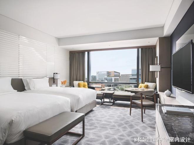 【伍一艾酒店软装】阜新酒店软装：智能窗帘藏着多少体验密码？(图2)