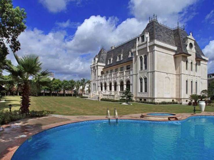 华洲君庭售楼处_华洲君庭(营销中心)网站_售楼处地址_电话_价格曝光_最新房源情况_户型_中心电线小时咨询热线(图5)